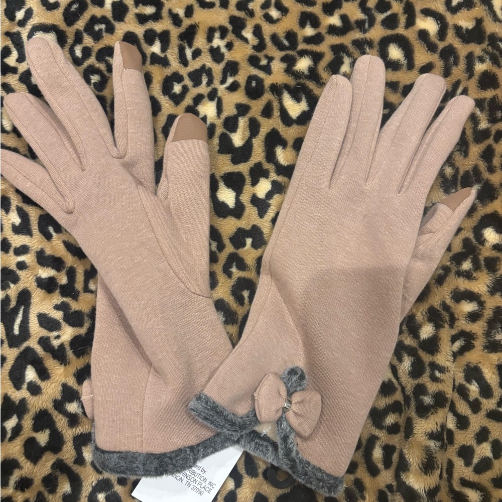 Elegant Light Brown Women's Gloves with Bow Detail